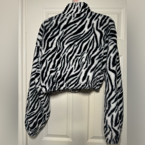 SHEIN Drop Shoulder Zebra Faux Fur Coat - Picture 5 of 5